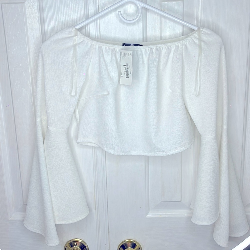 VALENTINE RUFFLE SLV CROP TOP SIZE L NWT